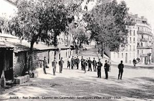 2153- Alger - Rue Dupuch - Caserne des Casemates - Secretaires d'Etat-Major - 1914